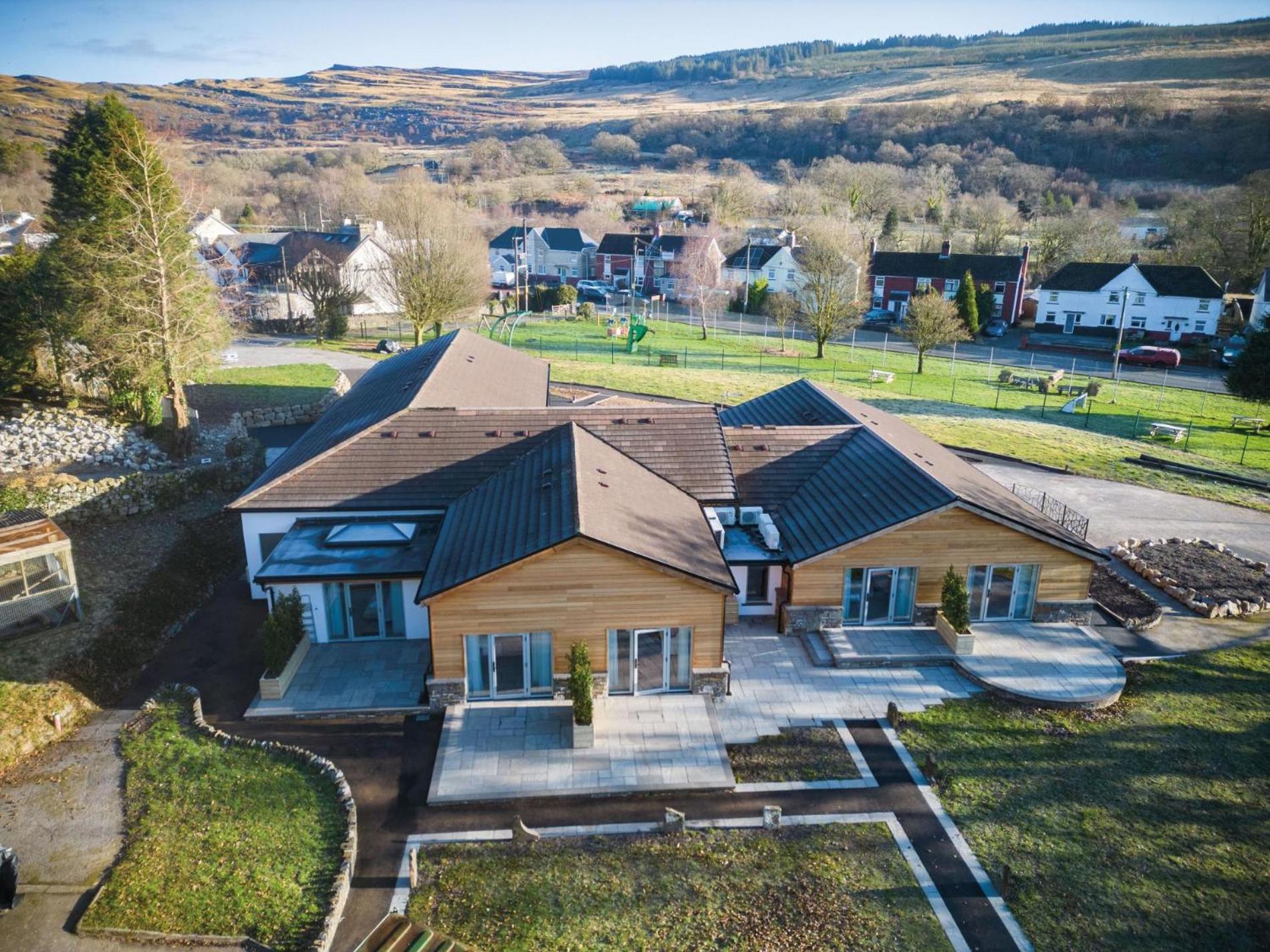 Suite 5 - Sleeping Giant Hotel - Pen Y Cae Inn Brecon Exterior photo