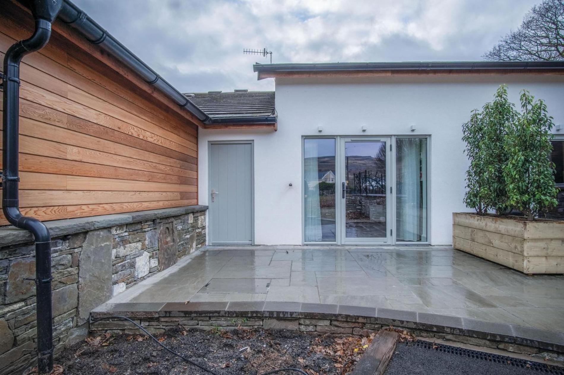 Suite 5 - Sleeping Giant Hotel - Pen Y Cae Inn Brecon Exterior photo
